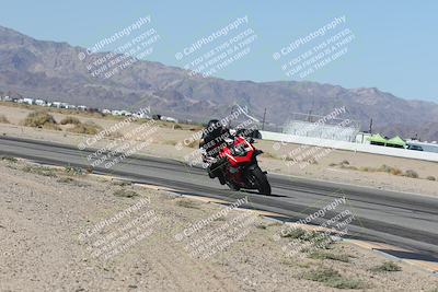 media/Oct-30-2025-Racers Edge (Thu) [[dabbdaf680]]/3-B Group/Session 3 (Turn 15 Inside)/